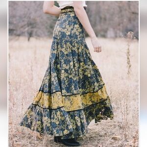 CAROLINA K TIERED ROMANTIC FLORAL MAXI SKIRT SIDE ZIPPER SIZE SMALL